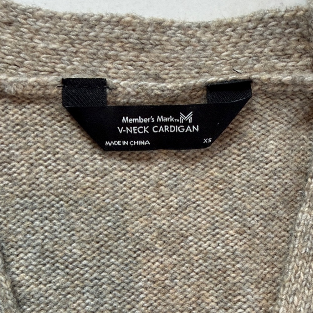 Member’s Mark Soft Knit V-Neck Cardigan – Neutral Heather Beige – XS - Picture 10 of 14